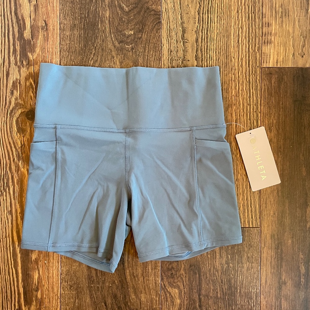 NWT Athleta Salutation  Stash Pocket II 5” Short